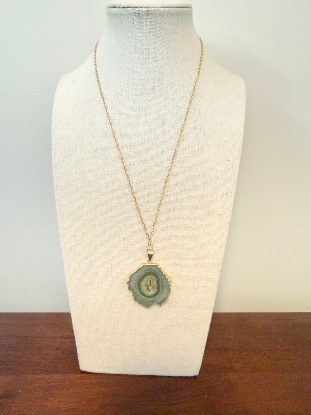 Green Agate Geode Pendant Necklace Gold Tone Cable Chain Natural Stone Jewelry